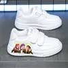 Zapatillas Blancas para Niña Modelo Nuevo Primavera y Otoño 2026 Zapatos Casuales de Velcro con Estampado de la Torre Eiffel Zapatos Deportivos Suaves para Niños