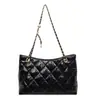 Bolsa de Ombro Acolchoada de Diamante com Corrente Feminina 2026 Novo Estilo Grande Capacidade Versátil para o Dia a Dia Ombro Único Transversal Bolsa Tote