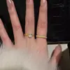 Anillo de Plata de Ley S925 Moda de Lujo Ligero Línea Huevo de Paloma Anillo para Mujer Diamante Centelleante Índice Alto Grado Anillo Antiguo