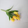 Fornecimento Transfronteiriço Pequeno Estilo Pastoral Europeu Tecido de Seda Decoração de Flor Falsa Planta Verde em Vaso Buquê Artificial de Tulipas de 5 Cabeças