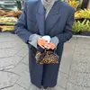 Moda Transfronteriza Nueva Otoño e Invierno 2025 Elegante Chaqueta Larga para Mujer con Rayas Verticales Versátil y Adelgazante