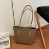 Bolso Tote Casual Retro de Gran Capacidad Transfronterizo Nuevo Estilo Verano 2026 Bolso de Hombro de Alto Valor para Mujer Moderno para Viajar