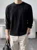 Camiseta MYQ de estilo minimalista, color liso, manga larga para hombre, nueva colección de otoño, corte holgado, base de algodón puro, ropa de estilo coreano para el día a día