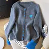 Suéter de tricô casual estilo japonês com bordado de coração para mulheres, nova jaqueta suéter feminina slim fit color block única de outono e inverno