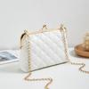Bolso de clip bordado 2023 bolsos de mano para damas bolso de mujer bolso cosmético estilo coreano versátil bolso de cadena con cuadros de diamantes