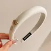 Diadema Nueva Retro 2026 Hace que la Cara se Vea Más Pequeña Diadema Elegante para Mujeres Ilumina la Piel No Aprieta la Cabeza Estilo Perezoso Pinzas para el Cabello Accesorios para el Cabello Mayoreo