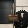 Nuevos Bolsos de Mano Más Vendidos Otoño e Invierno 2025, Bolsos Tote de Cuero de Moda y Versátiles del Mismo Estilo, Correas Anchas para el Hombro, Bolsos Cruzados para Mujer de un Solo Hombro