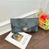 2026 Verano Nuevo Estilo Coreano Vintage Elegante Bolso de Mano para Viajes Cuadrado Tipo Sobre Bolso de Mano para Mujer al por Mayor