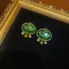 Pendientes Pesados Estilo Vintage Occidental Bronce Antiguo Chapado en Oro de 18 Quilates con Diseño de Pedrería Verde Elegantes y Nobles