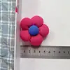 Flor de cinco pétalos de tela accesorios de flor pequeña hechos a mano relleno de algodón pasador broche accesorios decoración de ropa bolsa zapatos y calcetines