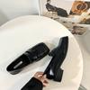 En Stock Venta al por Mayor Zapatos Nuevos Estilo Británico para Uso en Exteriores, Versátiles y de Moda, Punta Cuadrada, Tacón Grueso, Suela Suave, Mocasines para Mujer, Sandalias
