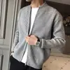Suéter de otoño e invierno de 2023, nuevo cárdigan de punto de color liso para hombre, top ajustado informal que combina con todo.