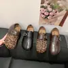 Zapatos Planos de Estilo Retro de Corte Bajo con Punta Dividida para Mujer, Estilo Nuevo Otoño 2026, Hebilla de Cuero, Velcro, Cómodos, Versátiles, Mocasines