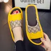 Chinelos de couro estilo retrô bordados para casa, masculinos e femininos, quarto, antiderrapantes, sola macia, sandálias de couro bovino completas, verão