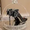 Nova Coleção Primavera e Outono 2026 Salto Alto Prata com Laço de Cristal e Diamante Salto Fino Feminino Sapatos de Casamento Francês de Alta Qualidade para Madrinhas
