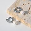 Pendientes de acero inoxidable con perlas de agua dulce naturales, joyería para mujer al por mayor, moda transfronteriza entre Europa y Estados Unidos.