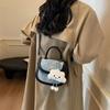 Bolso retro coreano para mujer, novedad de invierno 2025, sencillo, pequeño, cuadrado, moderno, versátil, bandolera de un solo hombro.