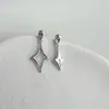 Pendientes Personalizados con Circonita Microincrustada y Agujas Chapadas en Plata, Minimalistas Líquidos de Alta Gama, Colección de Pendientes de Moda Mariposa