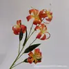 Flores Artificiales de Lirio Dorado de 5 Cabezas Estilo Jardín de Monet para Boda Decoración Escena de Alto Nivel Flores Decorativas