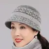 Gorro de invierno para mujeres de mediana edad y mayores, abuelas y madres, con forro de polar para abrigar, hecho de punto de algodón e hilo de pelo de conejo