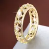Anillo de Dedo con Patrón de Estrella Hueca Retro de Corte de Zirconia Oro Tallado Hueco Anillo de Dedo Completo de Diamante Venta Directa de Fábrica