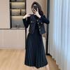 Foto Real de Conjunto de Vestido Feminino, Novo Estilo Francês Outono 2026, Conjunto de Duas Peças com Colete de Tweed de Mangas Longas e Saia Plissada