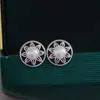 Novo Produto da Zhizhen: Brincos Pequenos e Delicados de Pérola de Água Doce, um Acessório de Pérola Essencial com Ótimo Custo-Benefício com Injeção de Ouro 14K