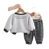 Conjunto nuevo de primavera y otoño estilo coreano para niños, top holgado para niños pequeños, conjunto casual y moderno de dos piezas para bebés