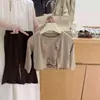 Casa Rosa ¡Tan coreana! Conjunto de Otoño para Niñas Cárdigan de Punto Suave y Esponjoso Chaleco con Ribete de Encaje Floral Pantalones de Campana