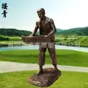 Escultura de Resina Imitación Cobre Fibra de Vidrio Cultura del Té Jardín de Té Personaje Recolector de Té Escultura de Piso Exterior de Agricultura