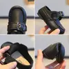 Mocasines casuales de estilo coreano para niños con suelas blandas, nuevos zapatos para caminar de bebé primavera-verano con velcro, zapatos de vestir de cuero para niños