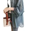 Verão 2026 Nova Camisa Listrada de Chiffon com Mangas Bufantes Soltas Estilo Coreano Feminina Cardigã Protetor Solar Jaqueta Moda Feminina
