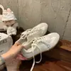 En stock~Colección Otoño 2026: Zapatillas casual de cuero con cordones, punta redonda, versátiles, con un aumento de altura de 5 cm, estilo de entrenamiento alemán, para mujer
