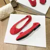 Sapatilhas ultra macias estilo balé com bico redondo, laço e salto baixo para mulheres, novo modelo de verão 2026, sapatos de vovó tipo rolinho de ovo