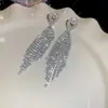 Aretes de Aguja Plateada con Borlas de Gota de Agua Incrustadas de Diamantes, Estilo Palacio, Nicho, Aretes Versátiles, Lujo Ligero, Venta al por Mayor de Aretes de Gama Alta