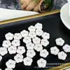 Osso de Camelo Pequena Flor de Ameixa Acessório Decorativo Contas Espaçadoras para Pulseira DIY Pingente de Corda Trançada Acessório Criativo