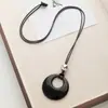 Collar con Colgante de Anillo de Vidrio Negro Largo para Mujer, Estilo Chino Nuevo Vintage, Accesorio de Alta Gama, Cadena Ligera de Lujo para Suéter