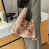 Bolso tote de un solo hombro de moda para mujer, gran capacidad, elegante, adecuado para ir al trabajo, nuevo bolso de felpa 2026, bolso de otoño e invierno
