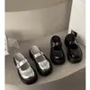 Nuevos mocasines de verano súper populares para mujer, redondos, cerrados en la parte trasera, de color plateado, con una sola tira y suela gruesa de plataforma, sandalias versátiles