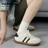 Zapatos de entrenamiento universales de piel esmerilada para mujer, primavera y otoño 2024, nuevos, retro, combinables, con suela blanda, informales, planos, con cordones.