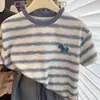Camiseta Listrada de Pônei Estilo Coreano Verão 2026 Nova Manga Curta Fina para Meninos Roupas Infantis Bebê Gola Redonda Pulôver