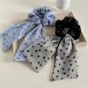 Elástico de Cabelo de Cetim com Bolinhas e Laço Estilo Coreano com Toque de Luxo, Corda Versátil para Rabo de Cavalo e Acessório de Cabelo Estiloso