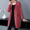 Cardigan de Tricô Estilo Coreano Dongdaemun Tamanho Grande Estilo Preguiçoso Cor Sólida Suéter Feminino Comprimento Médio Gola V Primavera e Outono Jaqueta Versátil