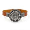 Pulseira de couro de vaca retrô exagerada com protetor solar Pulseira de personalidade europeia e americana Suporte para pulseira Suprimento de joias Lote misto