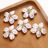 Pequeña flor de cinco pétalos tejida a mano con imitación de perla, estilo fragante, pendientes DIY, tocado, accesorios de joyería para mujer, materiales al por mayor