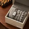 Relógio Feminino Moda Versátil Quadrado de Negócios Pulseira Vazada Mostrador em Barra Relógio Diário para Namoradas