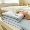 Sábana de Gasa de Doble Capa para Maternidad y Bebé Pieza Única Protector de Cama Protector de Colchón Estilo Cuatro Estaciones Pieza Única Sábana de Algodón Acolchado