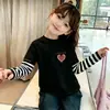 Camiseta Manga Longa Infantil 2026 Novo Estilo Infantil Primavera e Outono Estilo Desenho Coreano Roupa Camada Base Falso Duas Peças Algodão Puro T