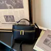 Popular bolsa retro de verano para mujer, nuevo modelo 2026, bolso de mano pequeño súper moderno y exquisito para salir, bolso de hombro y bandolera tipo cubo