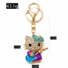 Llavero con Forma de Guitarra de Hello Kitty con Pedrería de Dibujos Animados Lindo Colgante de Gato Llavero Decoración Accesorio